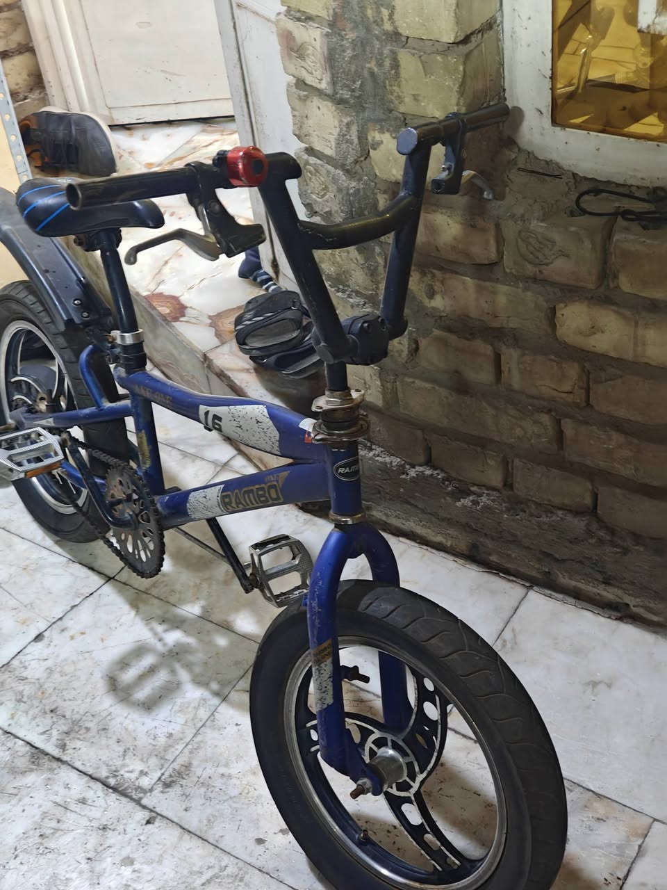 سلام عليكم
بايسكل حجم 16 BMX الجبلي 
بريكات مابي  موجود بريك البايدر البلادي مالته
سعر 30 وبي مجال
مكاني بغداد البنوك للتواصل او استفسار ***********
