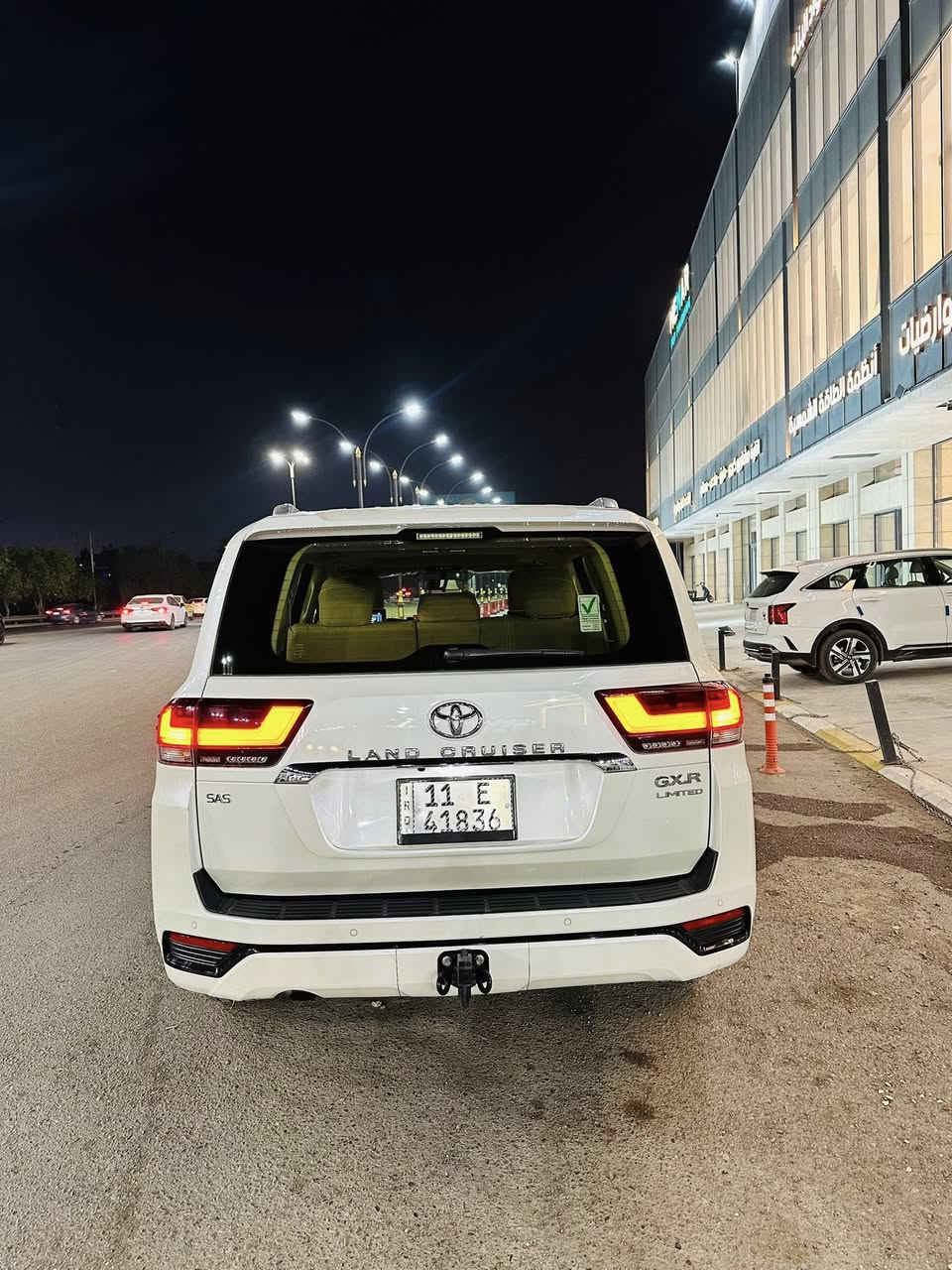 السلام عليكم لاندكروز 2023 السياره ساز نضيفه لوك مخزنه ماشيه 12 الف ومعروفه موصافات الساز GXR مكفوله كفاله عامه عدا حافه البنيد واكع عليها شيش ب المخزن مصبوغ على كده موجوده صورها ب السونار السياره نضيفه كلش تخم تاير جديد مال الشركه السبير منازل وكتلوكاتها موجوده و السياره تحفه و بالعافيه على الي ياخذها السياره موجوده ببغداد بزيونه رقم *********** 
63000$ وبيها مجال بسيط
