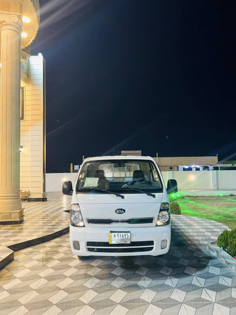 سلام عليكم كيا حمل فحل موديل ٢٠١٨ رقم بغداد بسمي تحويل مباشر
مكفوله كفاله عامه 
محوره تاير ١٤ وستد ٢٧ 
السياره جاهزه ما ناقصها شي 

الاستفسار ***********
