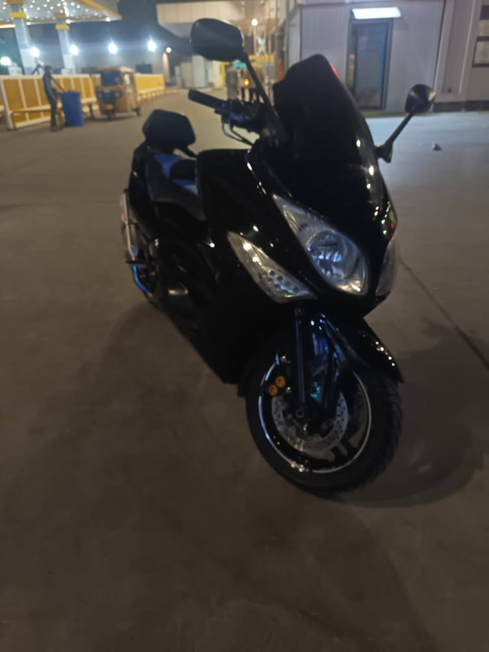 السلام عليكم
تي ماكس 2011 
دراجه كفاله كلها عنوان الشعب السعر 32 وبيه مجال 
جيب فيتر وياك وافحص دراجه تخبل 
***********
