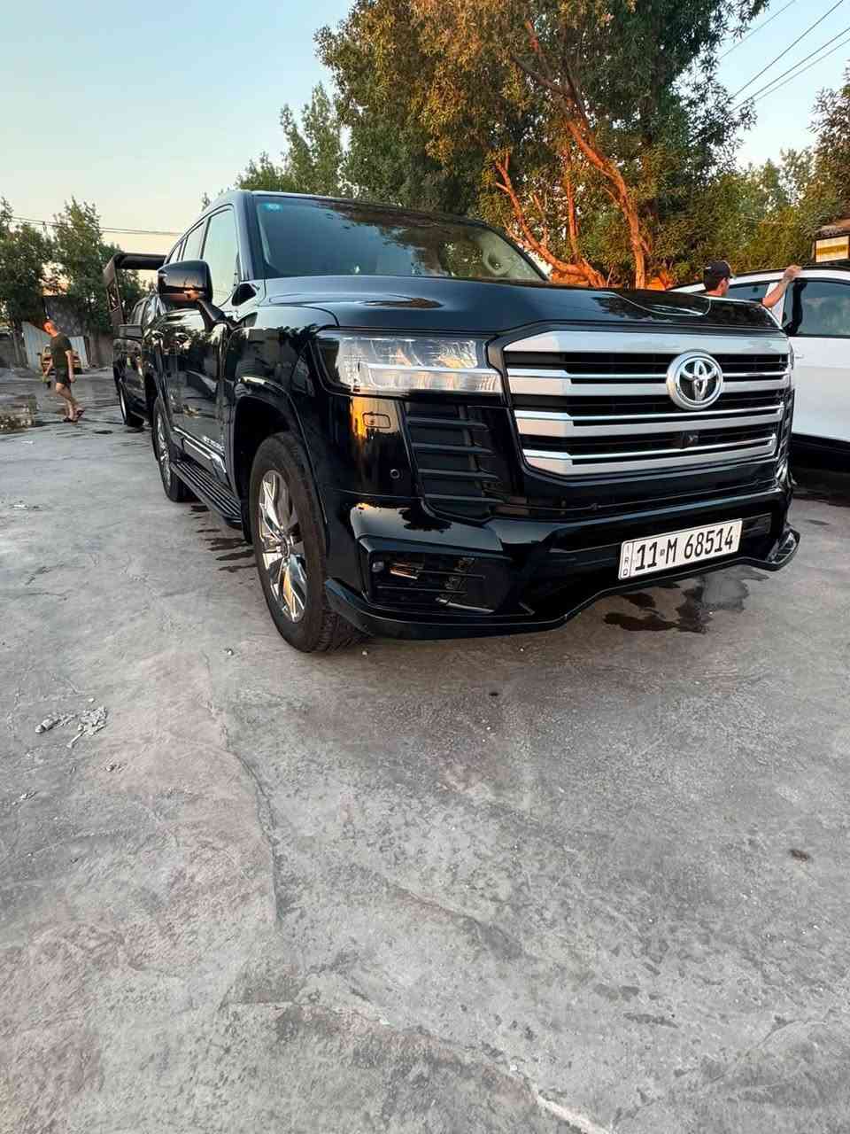 سلام عليكم لاند كروز اسود ٢٠٢٤ ماشيه ٣٠kmسياره مغلفه BBfبيها بارد جاملغ الخلفي وره السيايق سياره *********** بغداد غير الجاملغ الخلفي بارد كفاله
