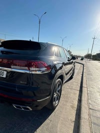 Atlas cross sport sel R line 2024 صور الحادث داخل المنشور ماشية 38 mi ...