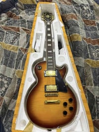 كيتار أمريكي • بيانو • مايك