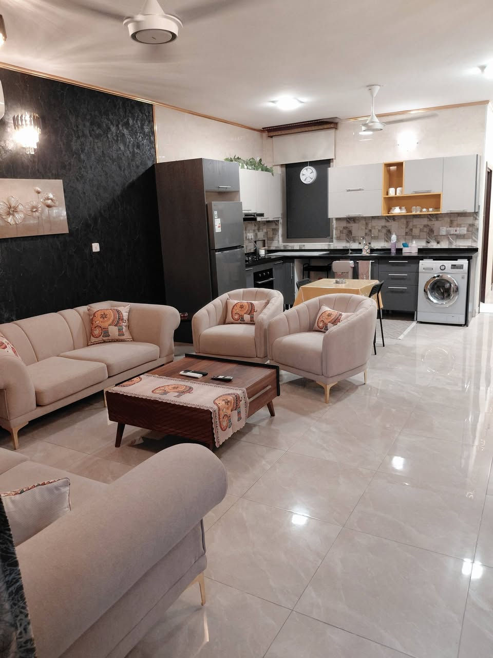🏠 للإيجار شقة مفروشة بالكامل في العرصات 🏠

📍 الموقع: العرصات – على السدة

✨ تفاصيل الشقة:
🔹 المساحة: 130 متر
🔹 غرفتان نوم
🔹 صالة ضيوف
🔹 مطبخ
🔹 صحيات
🔹 مفروشة بالكامل
🔹 الطابق الثالث
🌊🚩 إطلالة جميلة على النهر

🏢 مميزات البناية:
🚗 بارك للسيارات
🛗 مصعد يعمل 24 ساعة
🛡️ سيكيورتي
❄️ سبالت إنفرتر

📞 للاستفسار أكثر، المراسلة واتساب أو الاتصال:
***********

***********

📌 نستقبل جميع العروض:
🏠 بيع | إيجار | إدارة أملاك | ترميم | تصميم | بناء
#الكراده #عقارات #العرصات 
#الجادرية
