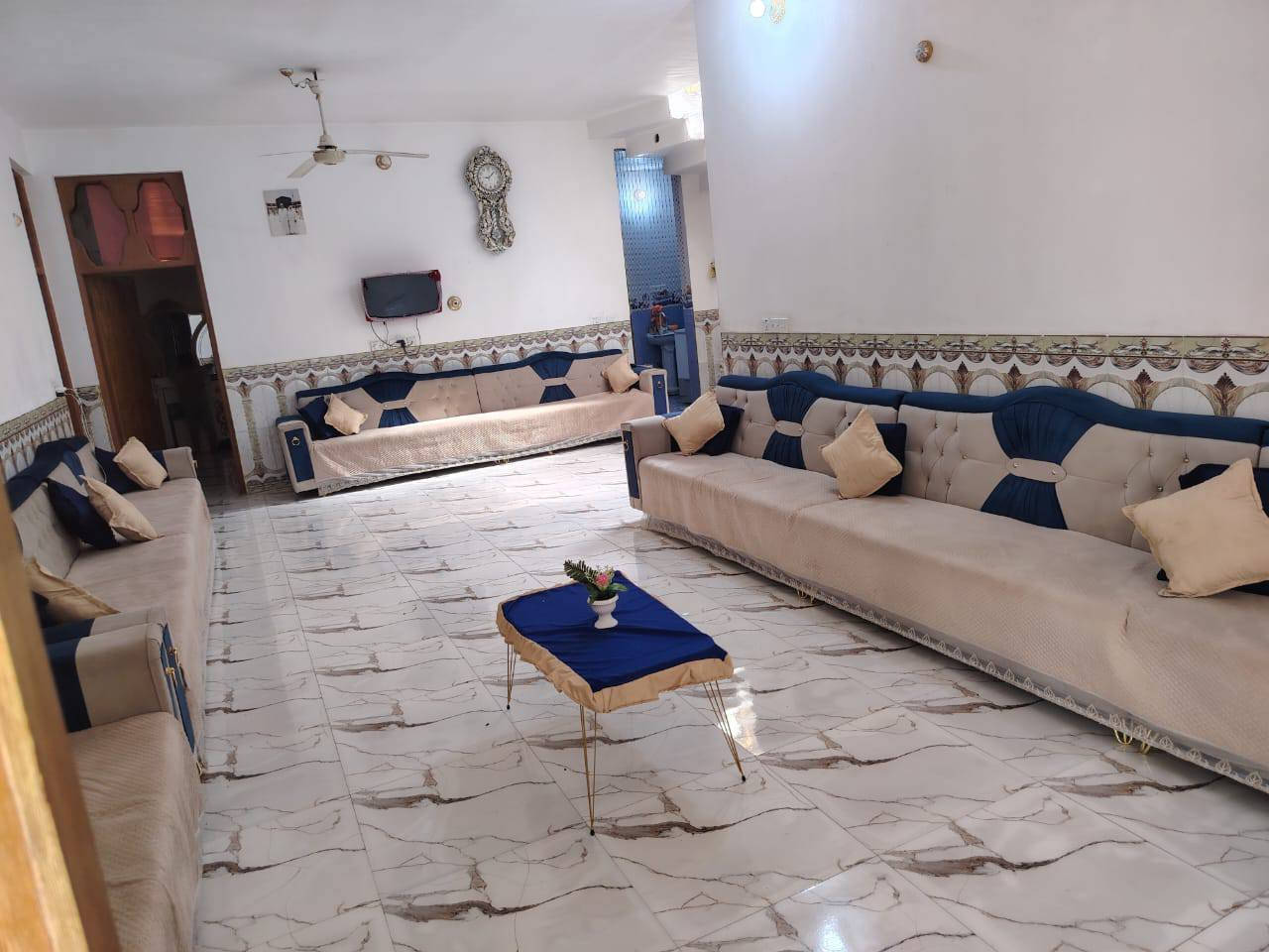 سلام عليكم بيت للبيع طابو صرف حي شاكر الحسناوي قرب المدارس الصينيه بناء حديث مساحه 260متر الواجهيه 13نزال 20 يحتوي ع ستقبال 8*4وكلدور هول 4*4ساحه درج 7*4غرف نوم 5ونص *4وثانيه 5*4 حمام 2*4 الطابق الثاني يحتوي ع بيتونه وغرفه 4*4
السعر 130وبيه مجال

الاستفسار ***********
ملاحظه البيت ينباع نقد فقط
