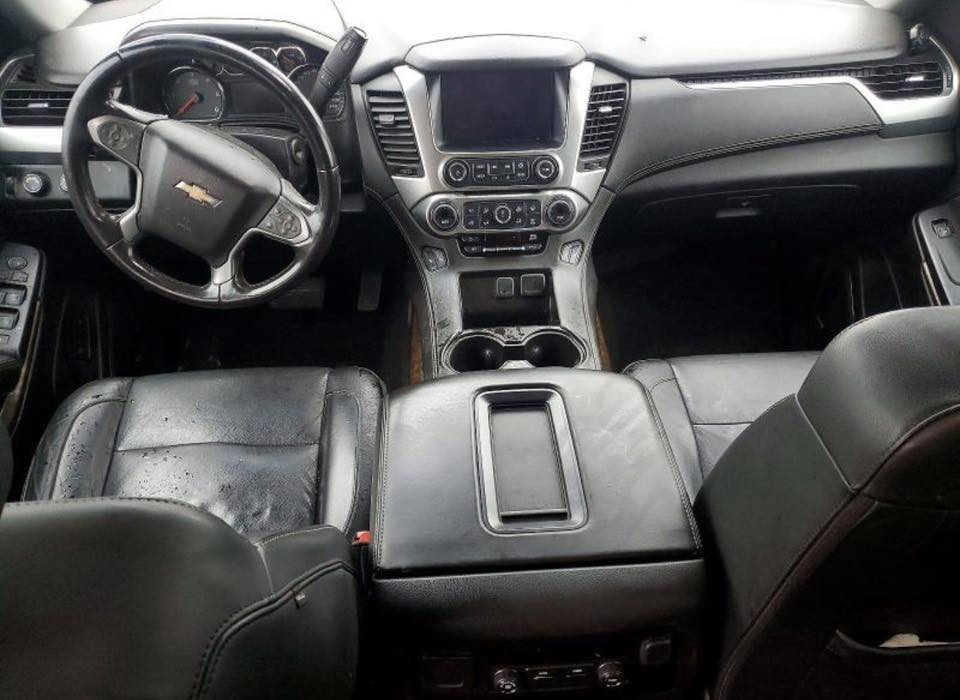 السلام عليكم
للبيع تاهو 2016 حديده 
بدون كص هذه صور حادثه 
مصلح كامل ‭0770 165 3390‬
السعر 14000$ قفل للبيع مستعجل
