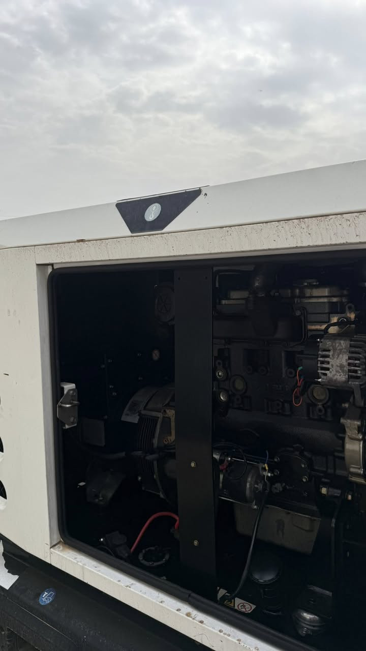 تم بعون الله وصول مولدة نوع بيركنز 30kav كاتم ضمان بخار دخان تنقيص ثلاث ايام ضمان المحرك وراس توليد ستندر انكليزي اصلي للاستفسار اكثر على الارقام التالية 
***********
***********
العنوان اربيل شارع 100
العنوان الثاني اربيل فرمان بران شارع الكورنيش
