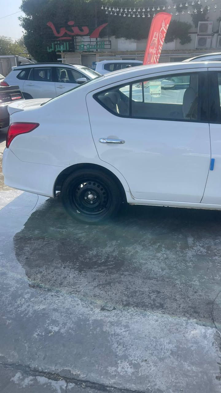 نيسلن سني 2024 ماشية 50 الف لاصبغ لا ظربة عدا الموضحات بالصور جاملغ خلفي جهة السايق واسفل الدعامية الامامية السعر 120 وبيها مجال بسيط للتواصل ***********
