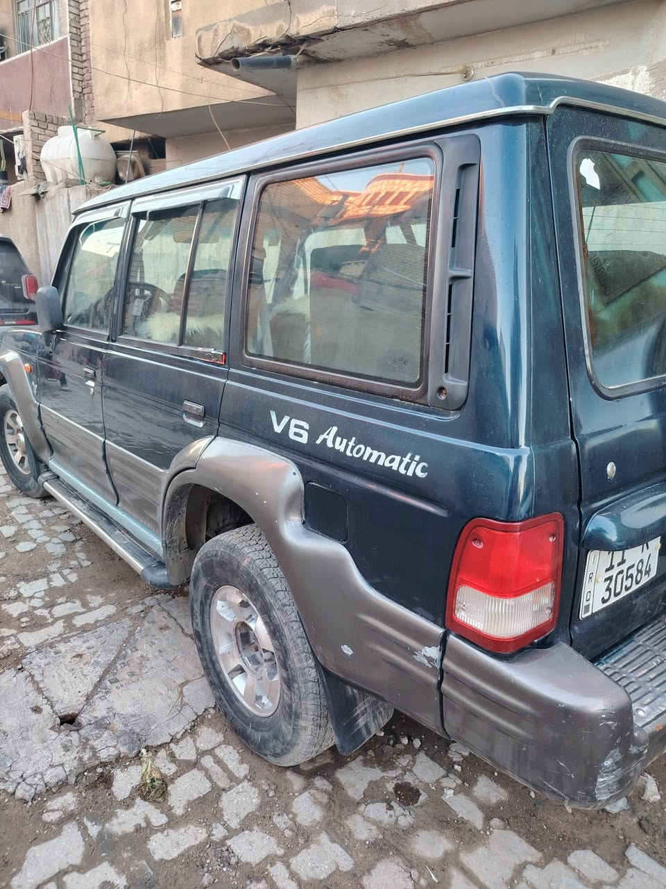 السلام عليكم
سيارة كالوبر موديل 2002 مصبوغة حزام محرك 3000 بانزين  بلادي كير اوتوماتيك هزة جديدة قبل شهر سنوية نهاية 2028 السيارة بأسمي رقم بغداد انكليزي عارضها ب 50 وبيها مجال عنواني بغداد
للاتصال
***********
متواجد واتساب
