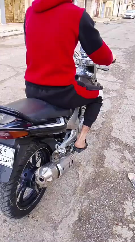 ماطور ياماها ياباني
حجم المحرك 250
مكينه شرط مامفتوحه 
مابي رقم 
السعر مليون و200
وبي مجال بسيط 
رقم ***********
علي العجيلي
