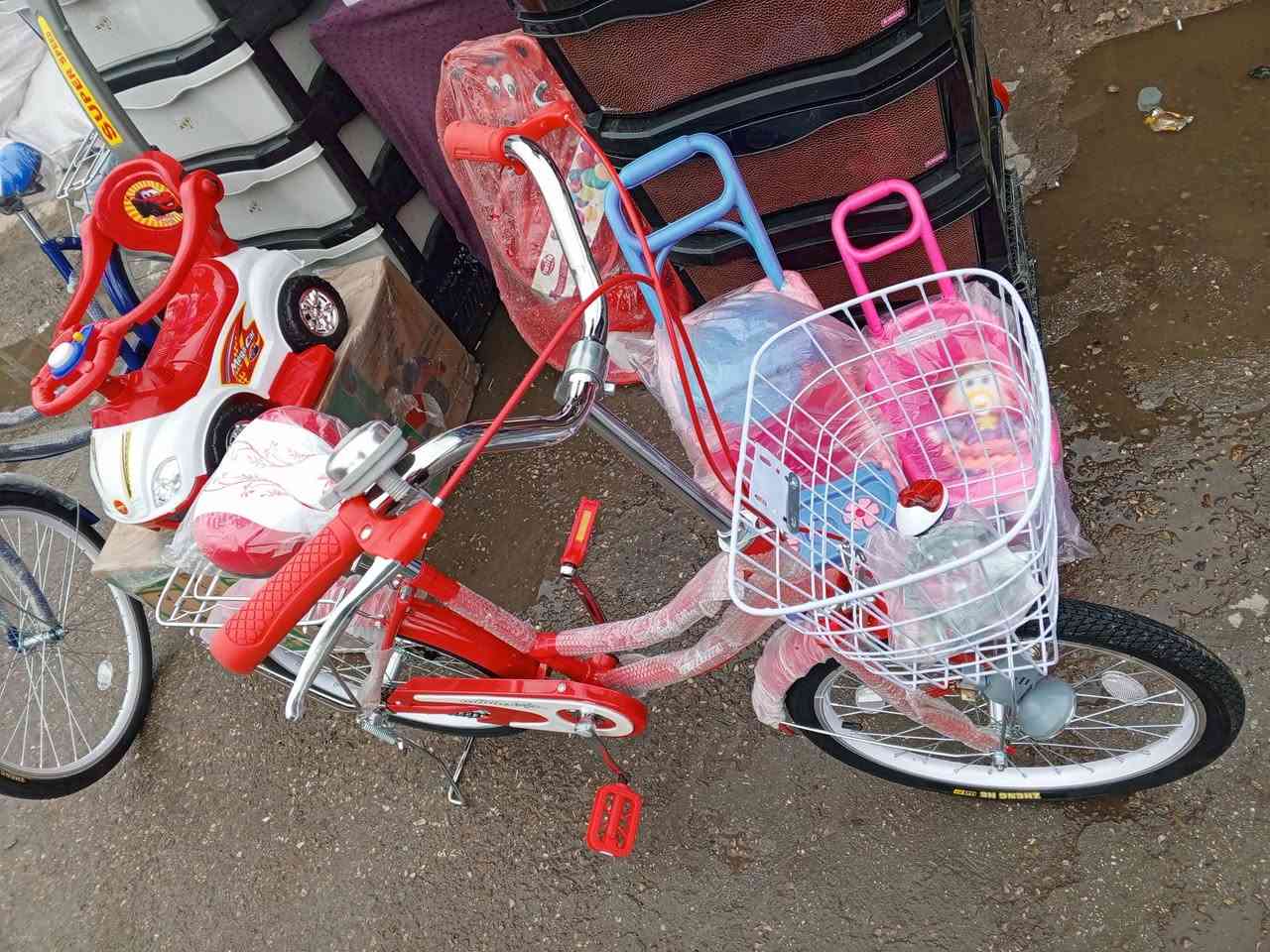 بايسكلات للبيع لكل الاعمار والاحجام لمعرفه السعر او الاستفسار التواصل واتساب*********** 
او الاتصال على ***********‬‏
متوفر توصيل عنوان المحل بغداد سوق الشرطه الرابعه مقابيل خياطه ابو وسام
