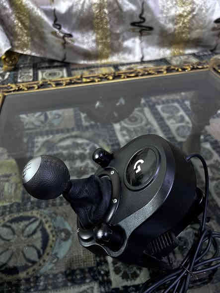 سلام عيكم ستيرن لوجتك G29مستخدم بس٢٠يوم اخو الجديد مع الكير وكامل ملحقاته 

السعر ٣٢٠،٠٠٠
للتواصل على الرقم ***********
