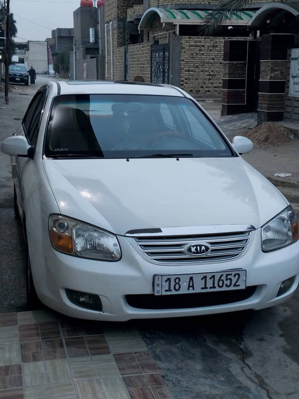 السلام عليكم سياره سيراتو 2009
لون ابيض 
رقم انكليزي بسمي السياره  سنويه جديده  رقم حله 
محرك 1600
سياره جديده ونضيفه بمعنا الكلمه معتني بيه على ايدي 
سياره لايت زنون 
تخم سماعات جديد 
حداديه جديده 
تخم تاير جديد تبريد شغال وثلج شرط 
ما بيه نقص برغي جاهزه من كلشي 
مكان السياره الديوانيه قضاء عفك 
اي استفسار اتصل عى الرقم 
‏‪***********‬‏
السعر ١٠٠ وبيه مجال بصيط حك الجيه
