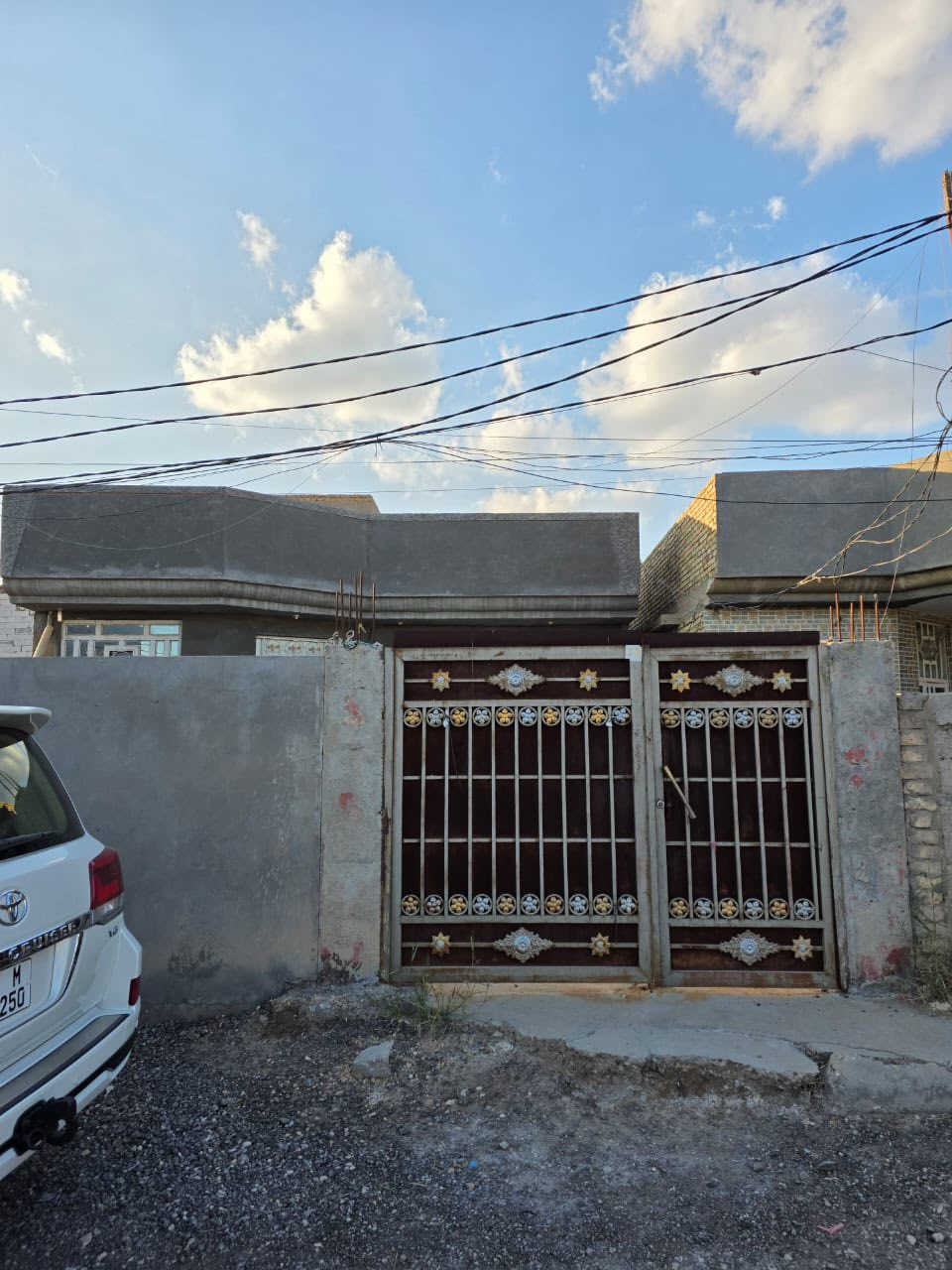 دار للبيع مساحة 240م
طابو زراعي سند 25

نقص تطبيك الارضيه فقط
بناء حديث طابوگ تسليم مفتاح

يحتوي على 
غرفتين نوم 
استقبال
مطبخ
كلدور
مجمع صحي داخلي وخارجي
الموقع//ورديه داخل منطقة الامام سيد موسى خلف مدرسة مالك الأشتر الابتدائيه
للاستفسار اكثر الاتصال على الرقم
***********
