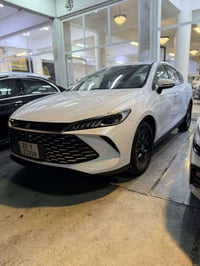 BYD QIN PLUS موديل 2025  هايبرد بانزين كهرباء داخل جلد ابيض رقم اربيل ...