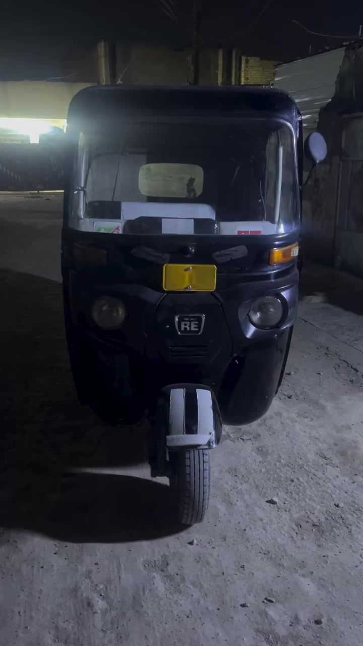 السلام عليكم اخوان تكتك موديل ١٩ الشهر ١١ب سنويه تقره ٢٠تكتك مصبوغه لل جماليه تكتك تأخذها منه تطلع بيها كبل الشارع كله جديد دبلات دوشمه 
المكان المشتل شارع الكوسترات ***********
