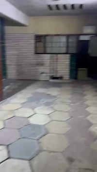 للايجار طابق ارضي مساحة ٢٠٠م يحتوي على ٢غرفة وصالة ومطبخ وخدمات وكراج ...