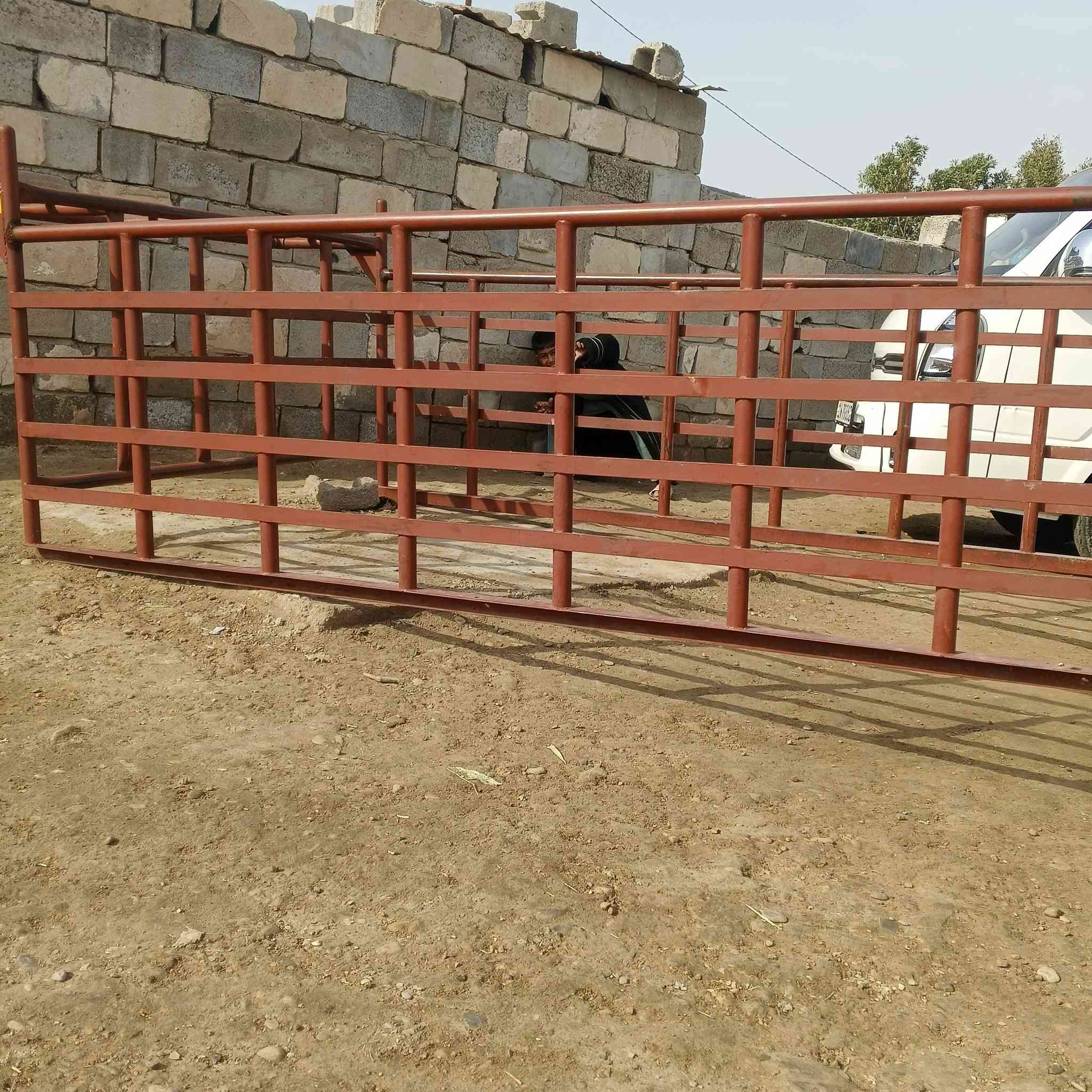 سلام عليكم محجر للبيع بوري محجر نضيف وجديد السعر اتصل وتدلل ***********
