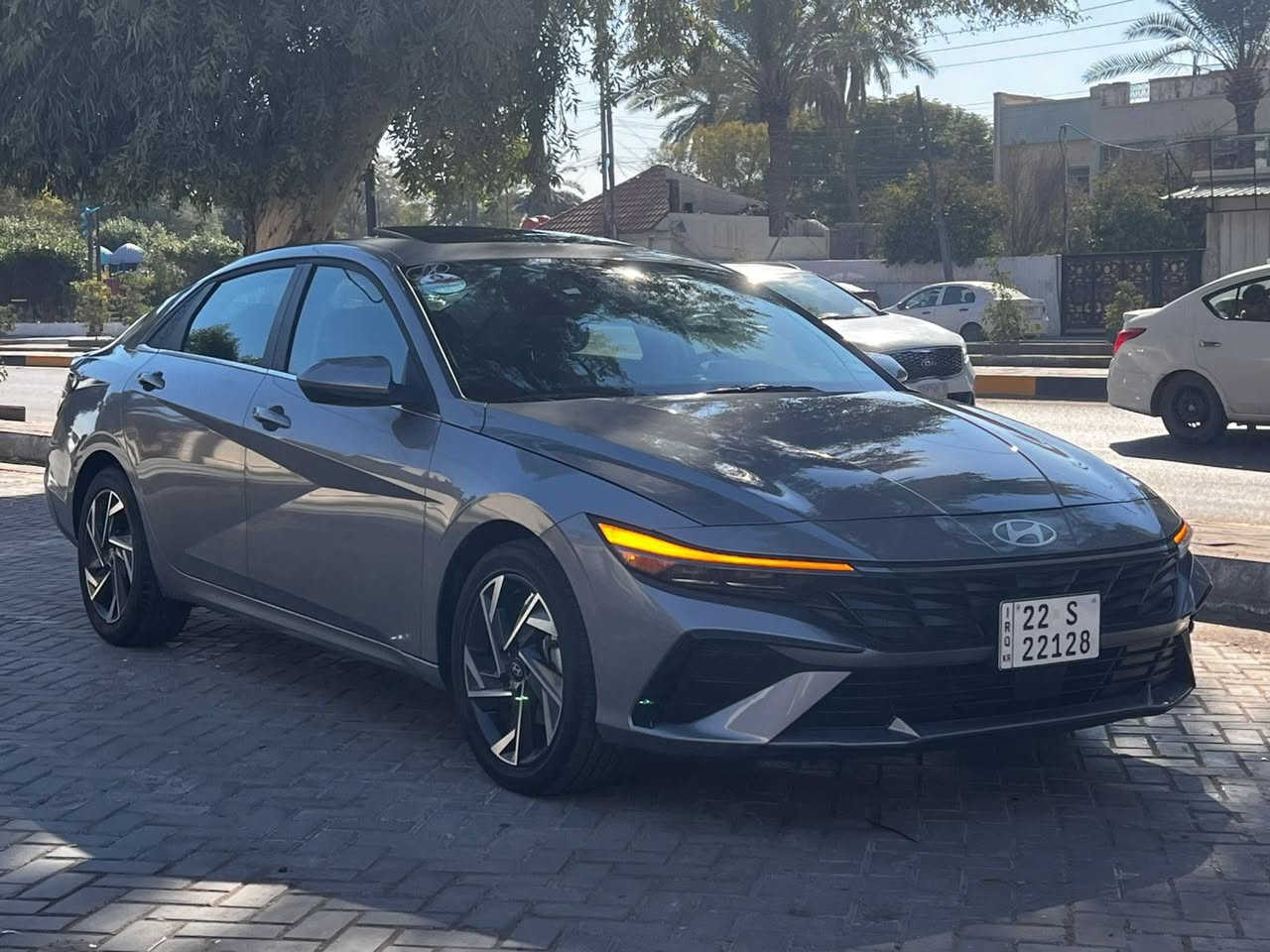 السلام عليكم النترا شكل جديد موديل 2025 محرك 2000 دوش فئه سياره sle فول مواصفات سياره ماشيه 22 صبغ بيه جنطه فقط بدون يرياك بدون دواخل صور حادث بلمنشور 
مكان سياره الكاظميه شارع اكد سياره رقم اربيل تريد تحويل تريد وكاله سعر167وبيه مجال قليل الاتصال ***********
