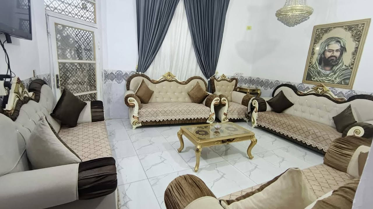 السلام عليكم 
بيت للبيع المساحة 150 متر طابو زراعي 
قرب شارع 100 وأيضا اله طريق فرع مول أهل الخير 
يحتوي على غرفتين نوم 
بناء حديث 
السعر 90 قابل للتفاوض 
للاستفسار اكثر مراسلة الصفحة


**إذا كنت صاحب هذا الإعلان وتريد حذفه لأي سبب، رجاءا أرسل رسالة إلى الدعم الفني**