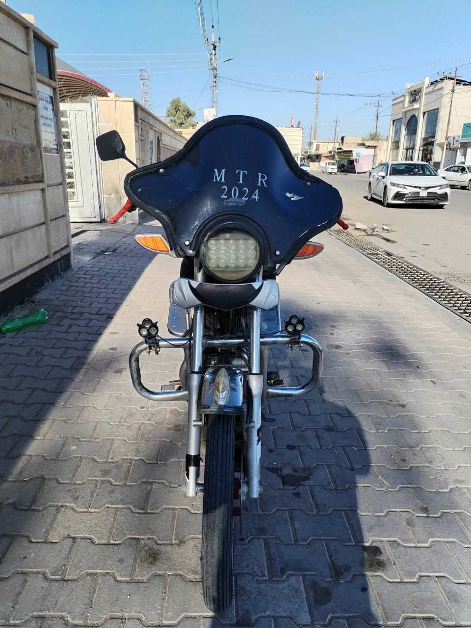 السلام عليكم
ماطور للبيع... 
نوع جني دبل بلك نضيف
محرك ما ممدوده عليه صبانه 
يعني بلادي مال الشركه
كهربائيات كامله كلهه شغاله
موديل /2017
مال جناي 
يعني شغل وامش 
السعر /700  وبيه مجال
للاستفسار اكثر المراسله او الاتصال على 
الرقم /***********
