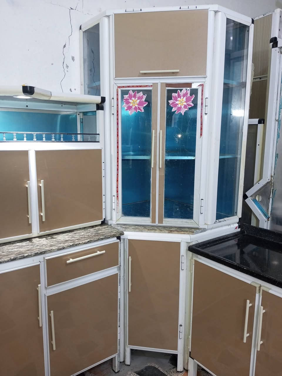 يا رزاق للبيع السعر 950 تسكام الثقيل فرته كله ست أمتار أو نص كله كرانيت الشراي  يراسني خاص ادزله الفيديو والعنوان ***********
