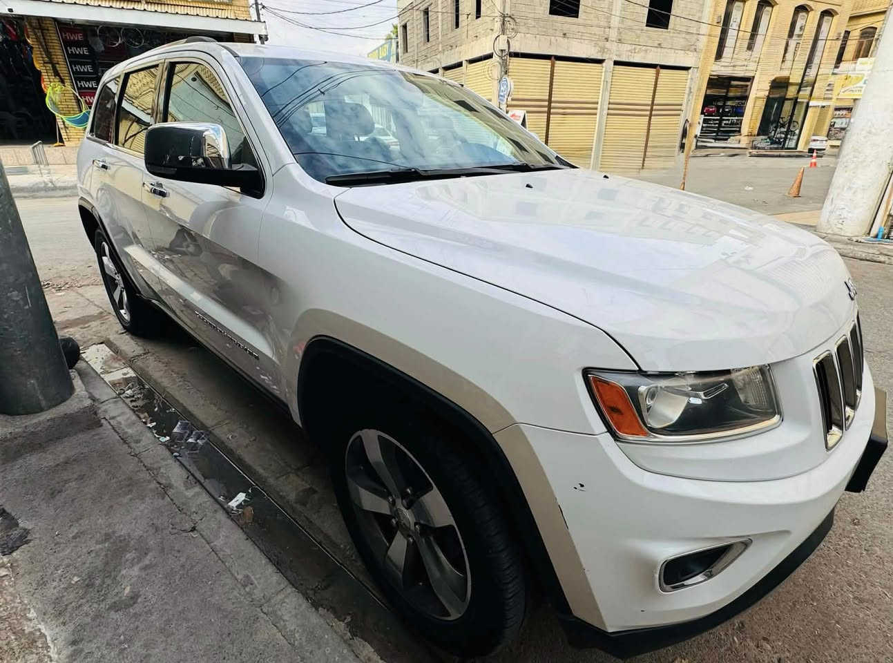 Jeep grand Cherokee 
***********
