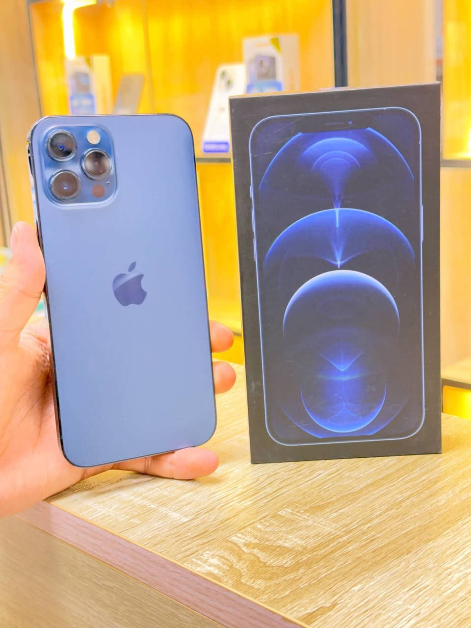 🎄🎄   اقوه عرض نهاية سنه🎄🎄
ايفون12 برو ماكس  لون مميز    لو ذاكره 256بطاريه88 🔋 نموذج M شرق اوسط A/AA الي يحبه قلبك  متوفر خدمة توصيل بشروط اوليه جميع محافظات العراق 🇮🇶 
 ممبدل بي شي مع ضمان 5 ايام  نضافه 100‎%‎  زلغ ما بي وتر بروف كامل ملحقاته الجهاز نضافه كانما فاتحه من الكارتونه بلحاسبه كله نورمال  
مكاني   كربلاء تحت جسر باب طويريج منفذ ابو حيدر للمبايل
☎️*********** 
سعر  525  الف
