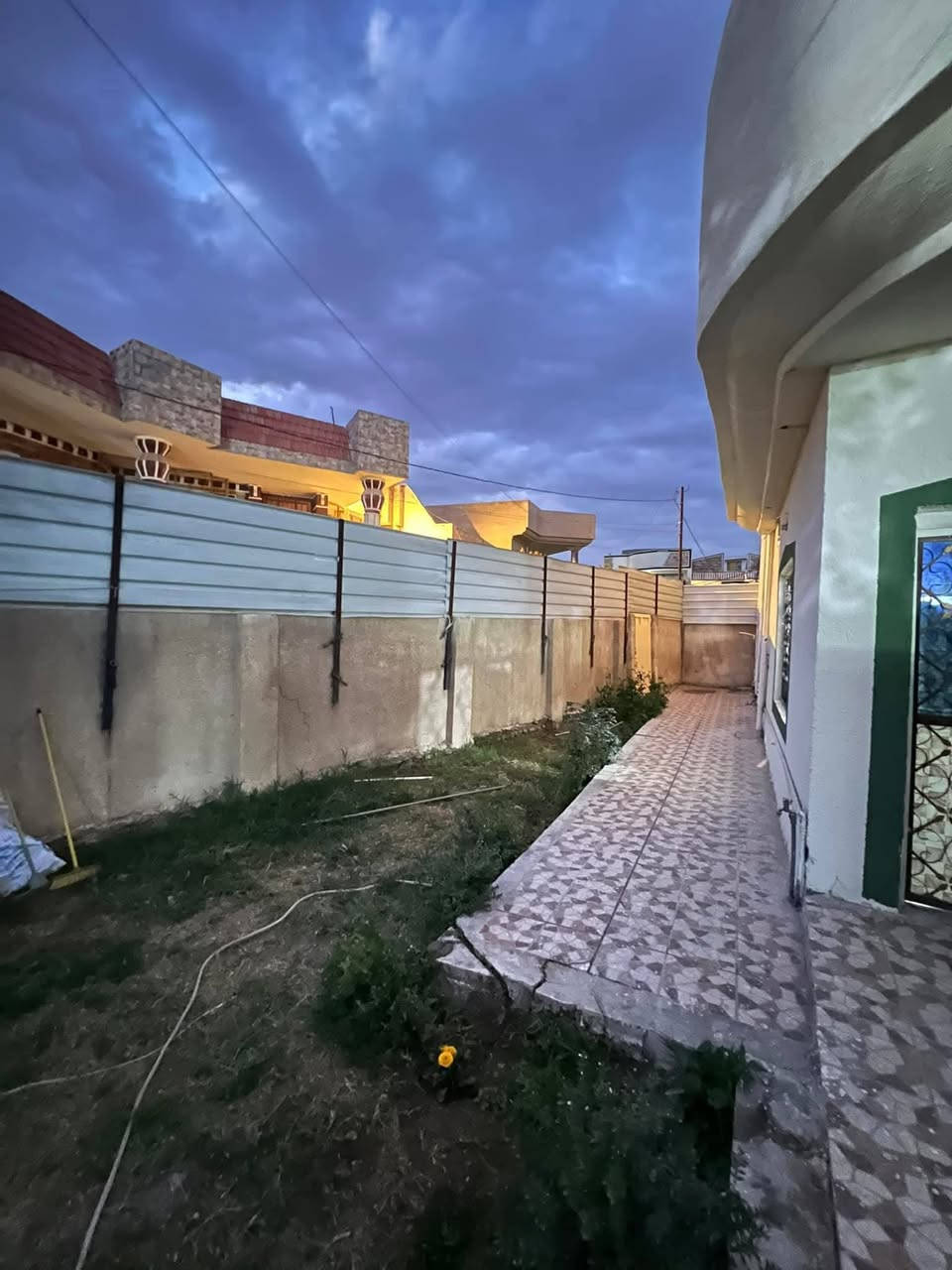 🏠دار رگـــــــن للأيجــــــــار
فـٓــــي بستــــــان الحلــــــــو قــــــرب روضـــــــة مريـــــــــم
شــــــارع 10م تبليـــــــط
__________________
المساحــــــة // 250م
__________________

🧱🏗️ #الطابــــــــــــــق #الأرضـــــــــــــي
غرفــــــــــة وصالـــــــــة وهـــــــــــول ومطبـــــــخ ومجمــــــــــع صحيــــــــــات وگـــــــــراج ومجمــــــــع صحيـــــــــات خارجيـــــــــة وحديقــــــــــة ...
🧱🏗️ #الطابــــــــــــــق #الثانــــــــــــــــي
غرفــــــــــة فقــــــــــط ...
___________________💲
الأيجــــــار 650 آلـــــــف مقدمـــــــة 3 آشهـــــــر نهائـــــــي 
__________________💲
#مكتـــــــــب
          🧱🏗️أمــــــــلاك بابــــــــل للعقـــــــار🧱🏗️
#الكائـــــــــن
   شارع_الكرامة_قرب_الضريبة_مقابل_التخطيط_العمراني
         ***********📞☎️📞***********
_____________________________________________
