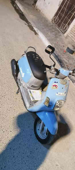 سلام عليكم بوليس للبيع لون سمائي داخل رصاصي دراجه نضيفه مابيه كل نقص فقط كابريتر تعبانه 
السعر (مليون و ١٠٠) وبيه مجال قليل متوازي عل بيعتهه ولميعجبه السعر ليعلق كلشي اكو بسوك 🤍
المكان كربلاء ***********
