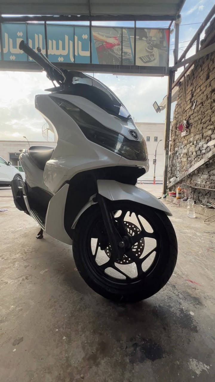 PCX جيل الرابع موديل 2022
بصمه
مانع انزلاق
ABS
دسك مو بنز
ماشيه 20 الف
حساس ازدحام 
ستان كهربائي
سعر18ورقه وبيه مجال
هذا الرقم ***********
