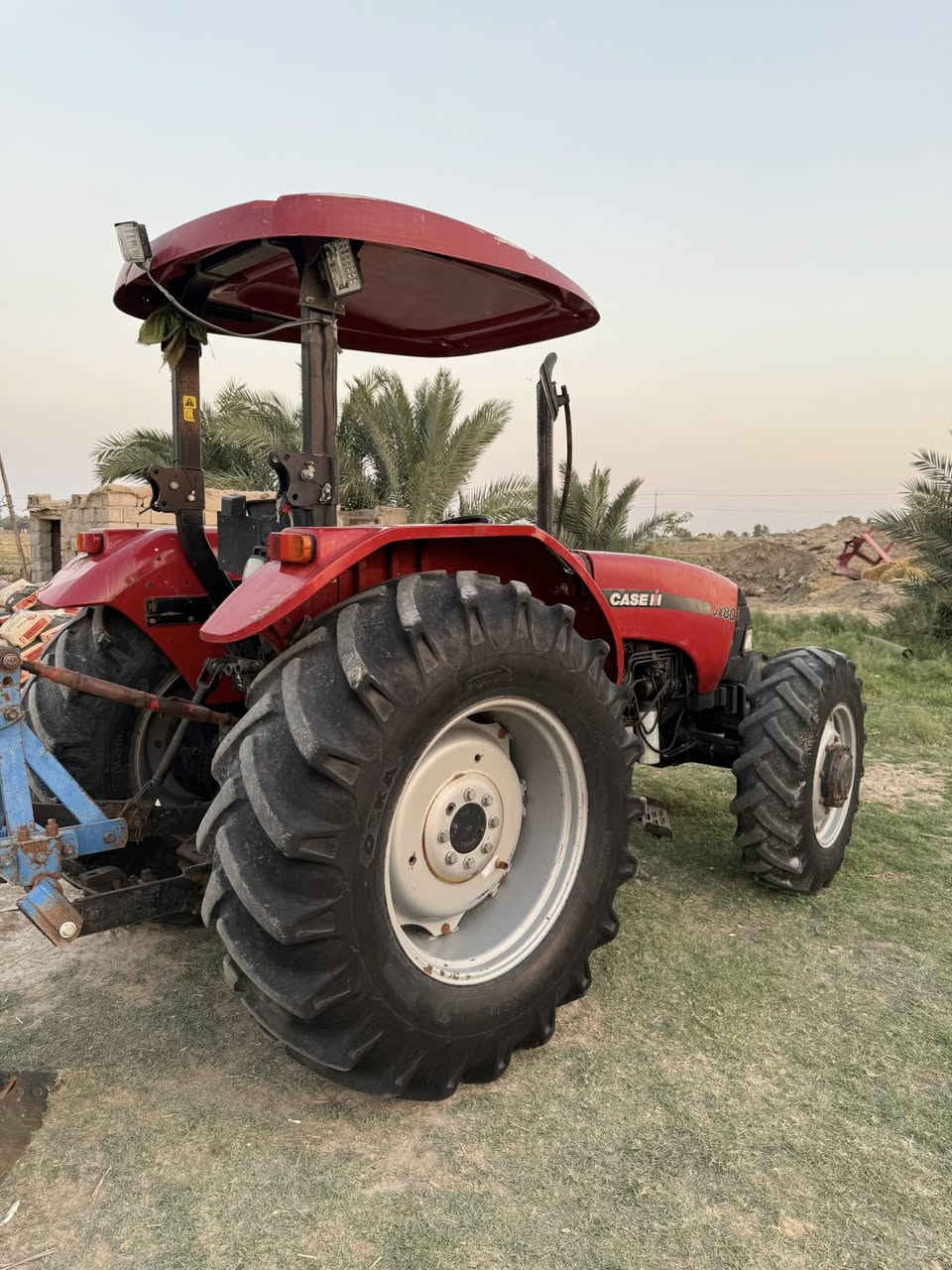 بيع مستعجل نيوهولند كيسي موديل 12 كتاب شركة 
بس محرك مجفت البقيه كله شركة 
مكانها ناصريه الشطرة 
للاستفسار اكثر الاتصال ***********
***********
