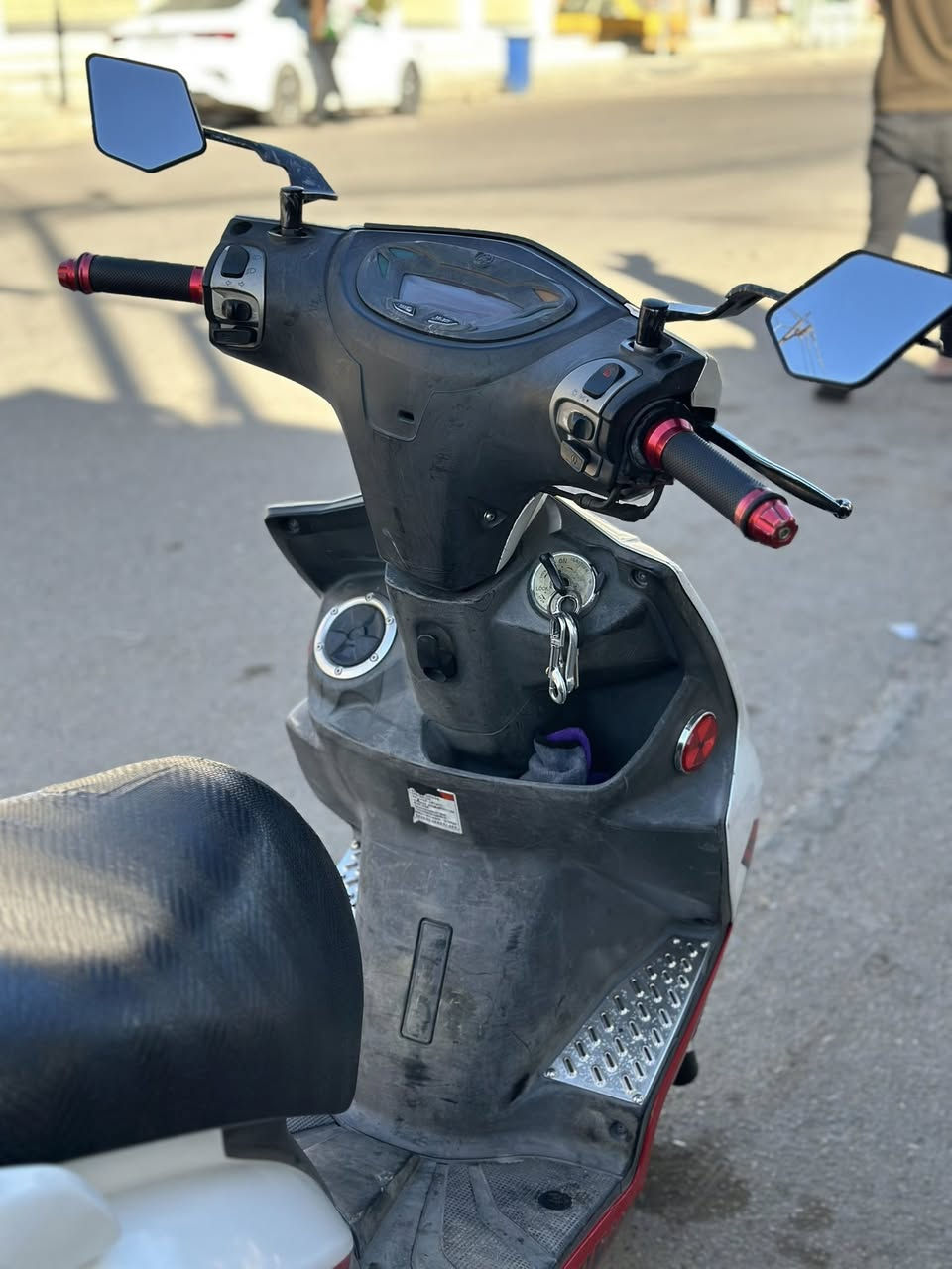 السلام عليكم دراجه جيتي آر  دراجه جديده رمبه   صار ١٣ يم من خذته. رقم ***********
