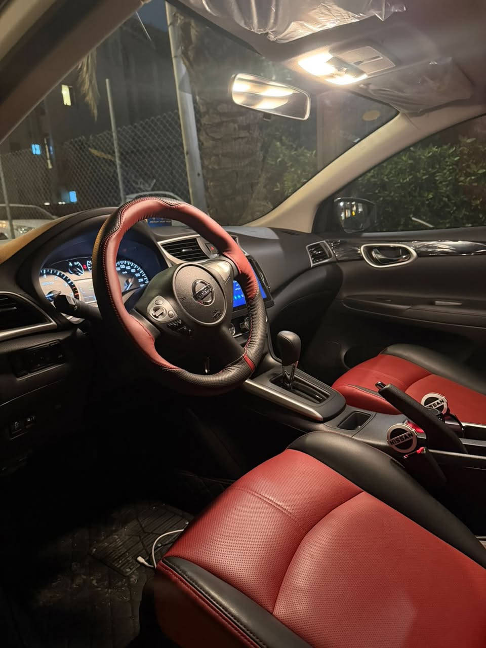 نيسان سنترا ٢٠٢٥ بحاله الزيرو ماشيه ٦٠٠٠ كفاله عامه فول مواصفات فتحه حساسات دواخل حمره شاشه جبيره مكانهه البصره الطويسه للبيع بسعر 130 رقم الهاتف***********
