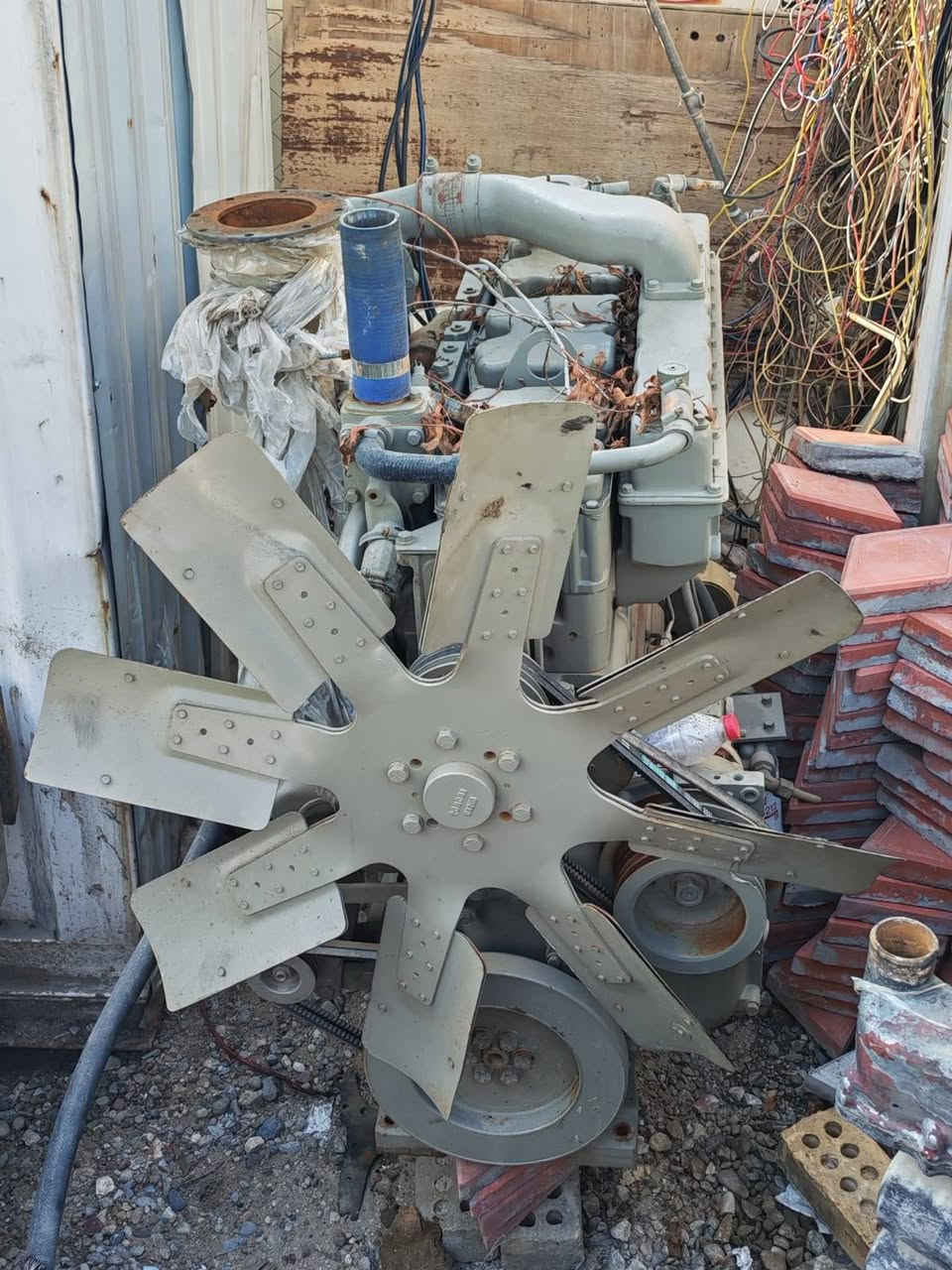 السلام عليكم محركات بيركنز 1300 للبيع متروكه  بغداد حي القاهره ***********
