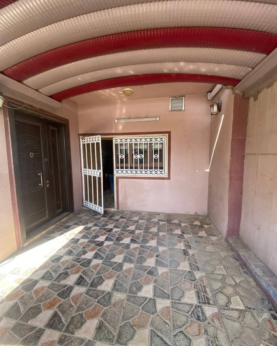 🏠اعلان اعلان
دار للبيع
موقع مميز
~~~~~~~~~~~
📄طابو ملك صرف
🧱بناء درجه اولى
~~~~~~~~~~~~
راحه بال✔️
استقرار✔️
هدوء✔️
~~~~~~~~~~~~
📐المساحه:-150م
📐الواجهة :-7.5م
~~~~~~~~~~~
📍الموقع :تسعين
قرب حضانه العائلة
سنه البناء 2015
~~~~~~~~~~~
💸السعر :-علق ب(تم) يوصلك السعر مناسب 
~~~~~~~~~~~
الطابق الاول  يحتوي:-
كراج+ استقبال +مطبخ 
غرفتين نوم+هول+صحيات
~~~~~~~~~~~
الطابق الثاني يحتوي على:
غرفه نوم+هول
~~~~~~~~~~~
للاستفسار اكثر الاتصال على
***********📱
~~~~~~~~~~~
نستقبل جميع العروض 
🏠السكنيه  🏛️التجاريه
