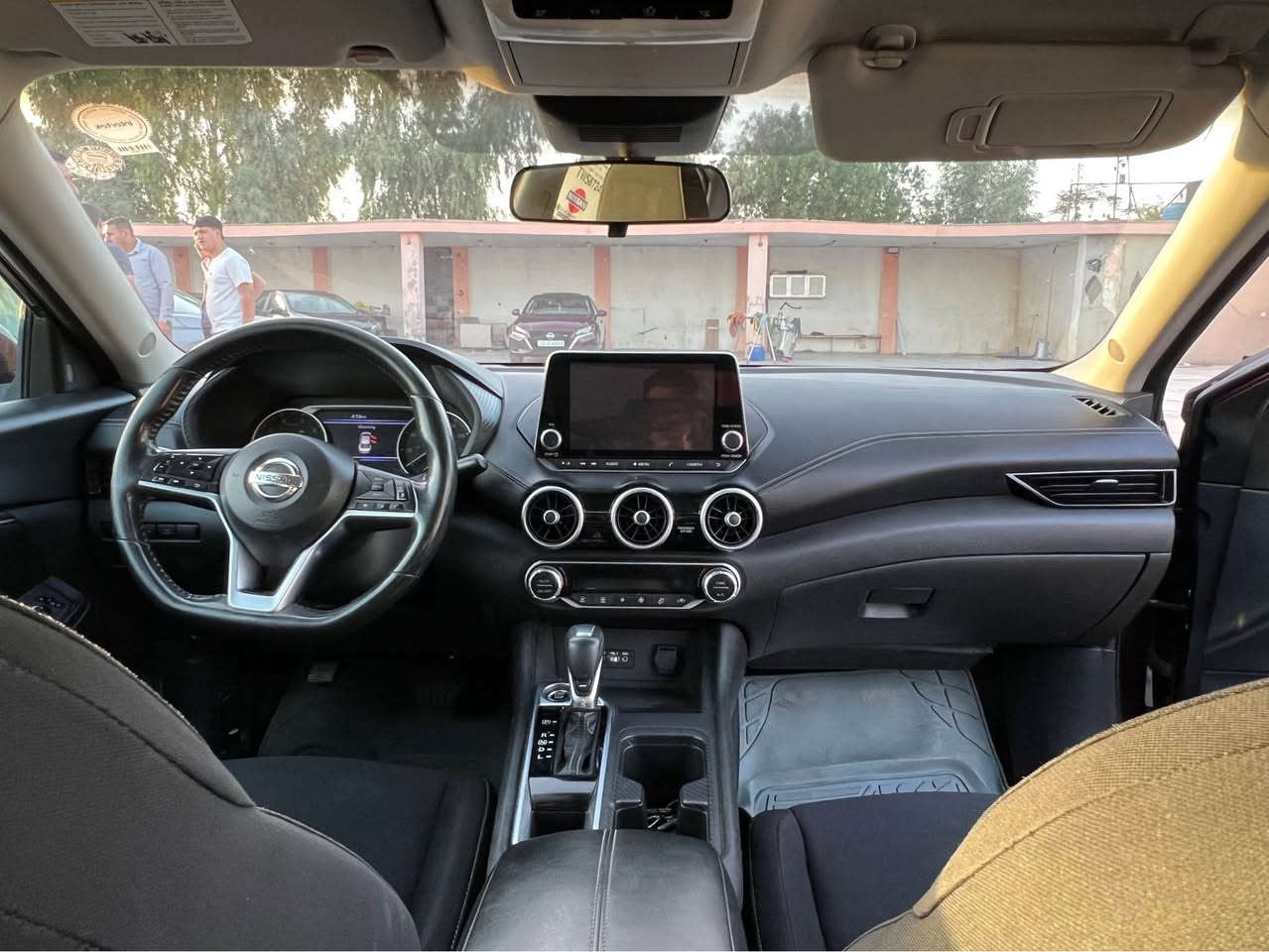 نيسان سنترا SV 
موديل : 2021
سعه المحرك : 2000 cc

ضرر ( جاملغ سايق + ربع بنيد صبغ  )
رقم السيارة :سليمانية

قراءة العداد :49 ml  
المواصفات:
• بصمه تشغيل
•بصمه ابواب
•ويل كاب SV 
•شاشه 
•سستم ايفون
•كامره  خلفية 
•رادار امامي
•رادار خلفي للوقوف المفاجئ 
•حساس مرايا جانبيه
•تحديد مسرب
• قياده ذاتيه  
• تحكم ستيرن
•مثبت سرعه
• بلوتوث  
•حجر بيئه بلادي
جميع المواصفات موضحه بالصور
السعر 130 وبي مجال بسيط 
للاستفسار
( *********** ) خناقين, ديالى
