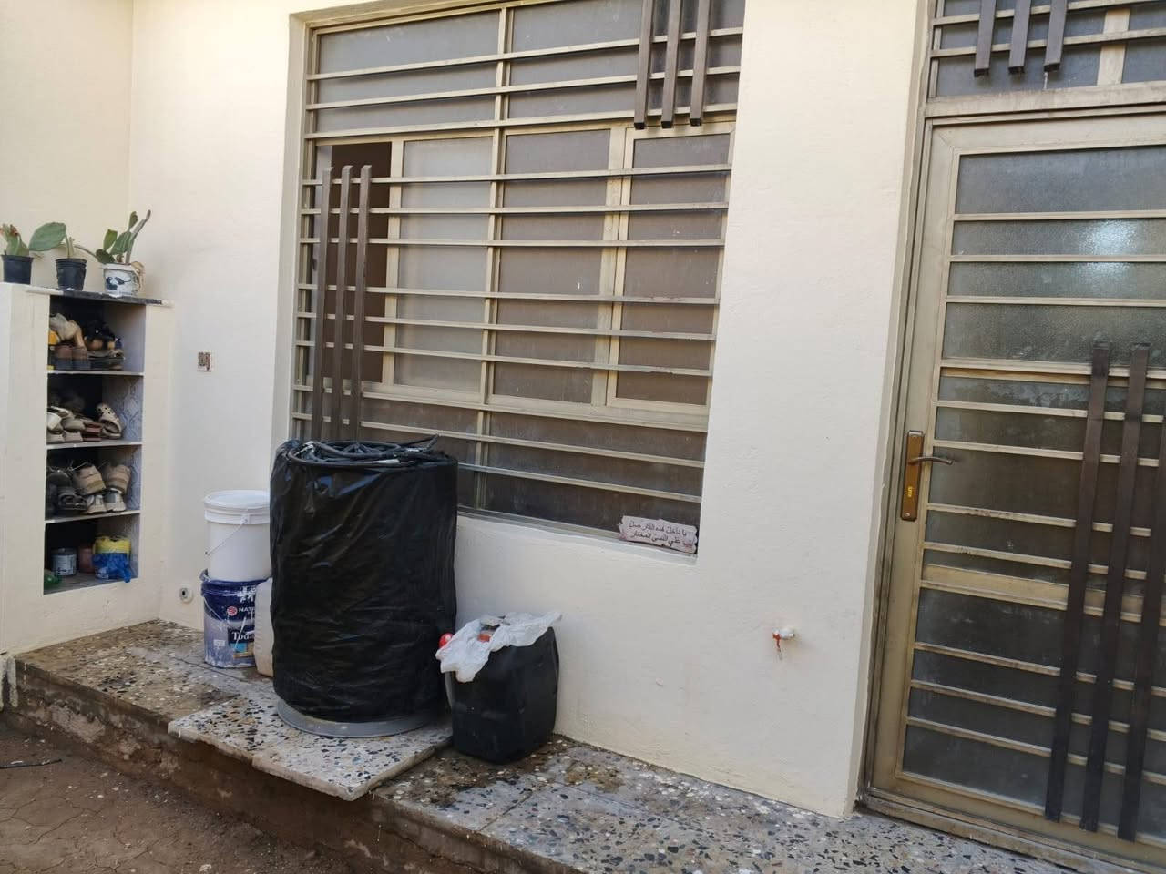 السلام عليكم ورحمة الله وبركاته

بيت للبيع الزعفرانية بالجواهري مساحة 100 م 
سند 25 طابو صرف زراعي
بناء حديث بعده جديد بناء درجة أولى كراج صغير وحديقة واستقبال ومطبخ حار و بارد وصحيات مشتركة وغرفة نوم ودرج داخلي للأتصال ولأستفسار الأتصال على الرقم 
***********  أبو ايلاف ‏‪***********‬‏  أبو أيهم
