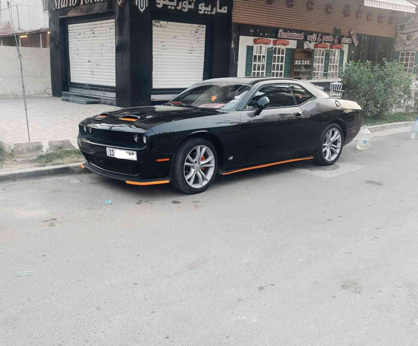 جالنجر موديل 2012..GT محدثه بجم 2020 تخم تاير ويل حجم 20GT فتحه 
فول مواصفات محرك 3600
حادثها جاملق وبنيد بيها رشات صبغ .
ابيع مصبوغه السياره بأسمي تحويل ثاني يوم السعر 105..موبايل ***********
