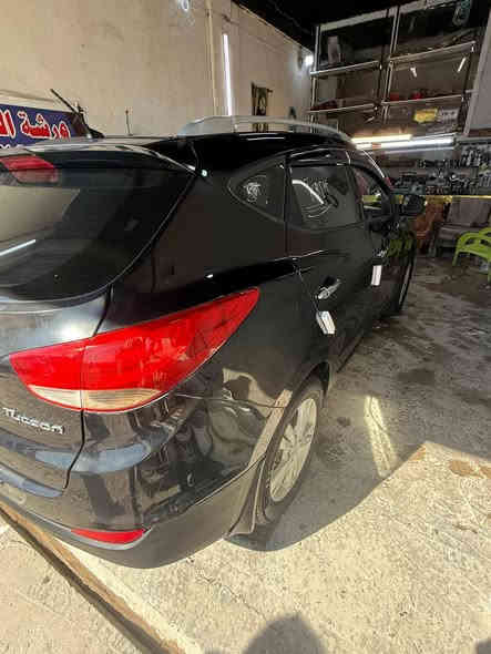 سلام عليكم توكسان  البيع ولمراوس مديل 13 فول فتحه خليجيه بنرامه أشاير بلمري حساسات كلها شغاله
كفاله عامه ماعده قطعتين صبغ فقط بدون فتح ولا ضربه اثر شخط مكينه وكير حداديه تخم تاير كلها جديد سياره مال جناي  سياره عارضه ب130 وبيه مجال***********
