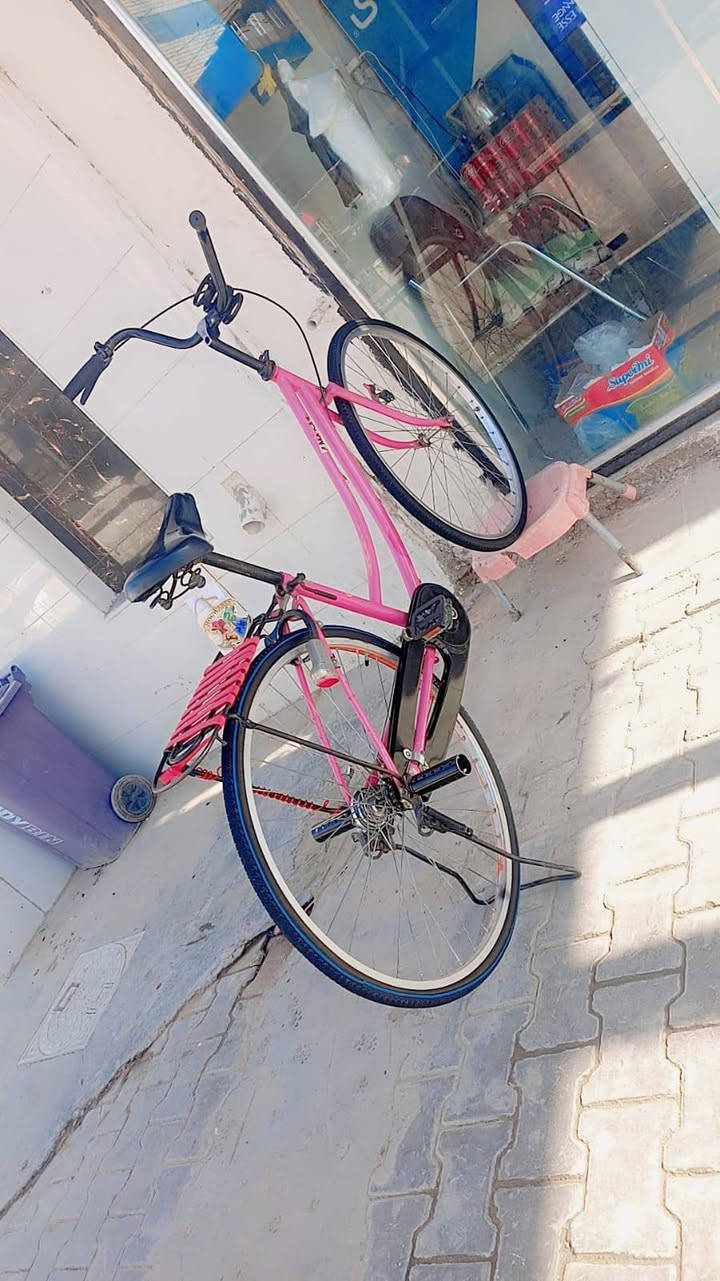 للبيع
سلام عليكم باسكل للبيع 
حجم 26 جاملغات كامل بس بريك كدام ماكو 
الباسكل موديل 2015 النضافه شوفت العين 
سعر60وبي مجال للطيبين 
للستفسار ***********واتساب فقط
