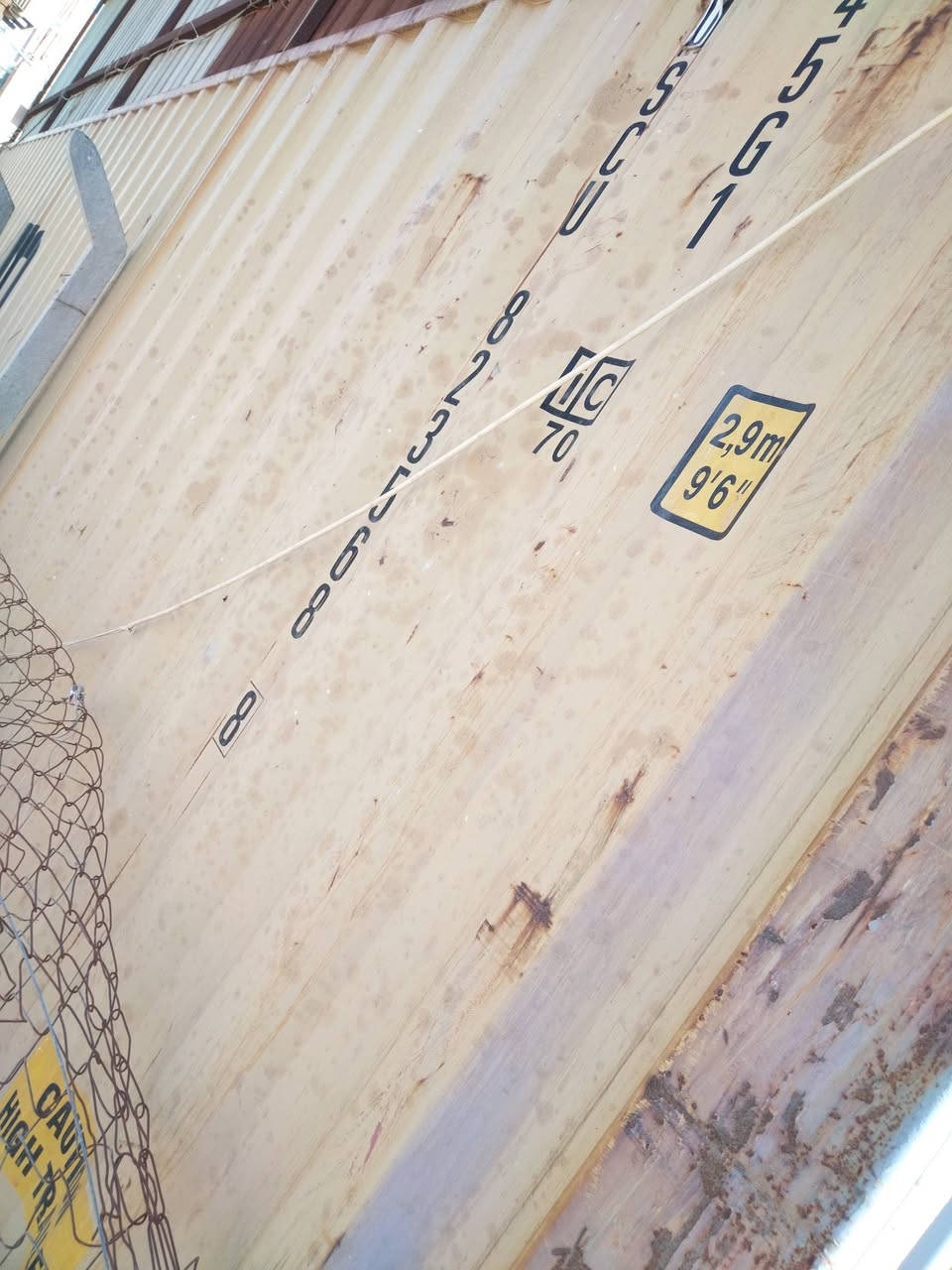 بسم الله 
حاوية ١٢ متر وارتفاع ٢٩٠ نظيفة وبحالة جيدا 
سعرها ٢٠ ورقة 
موقعها بغداد حي البساتين
للاستفسار  ***********
