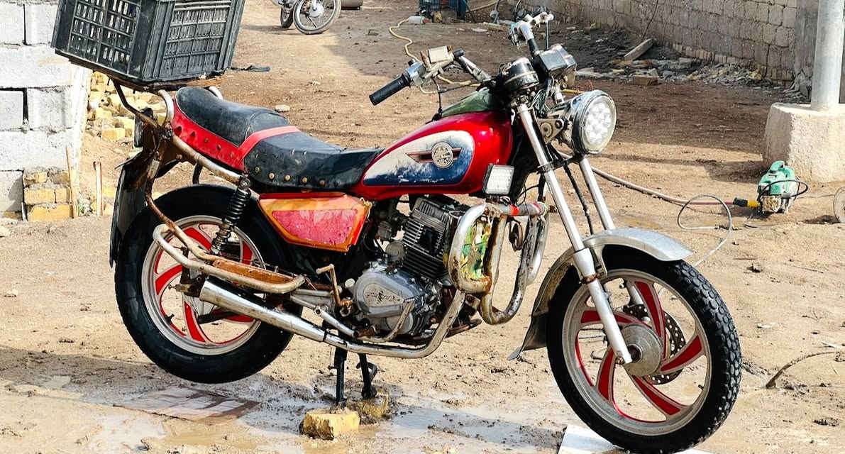 جوندة للبيع موديل 15اوراق اصولية شغالة دك سلف وطلع بس يرادلها ترتيبات شوية مكينة نضيفة كرهبائيات شغالة ب300وبيها مجال قليل (مكاني لسماوة قضاء لخضر )رقم صاحبها لاستفسار ‭0783 351 2560‬ (مكلف بلنشر خاص مارد )
