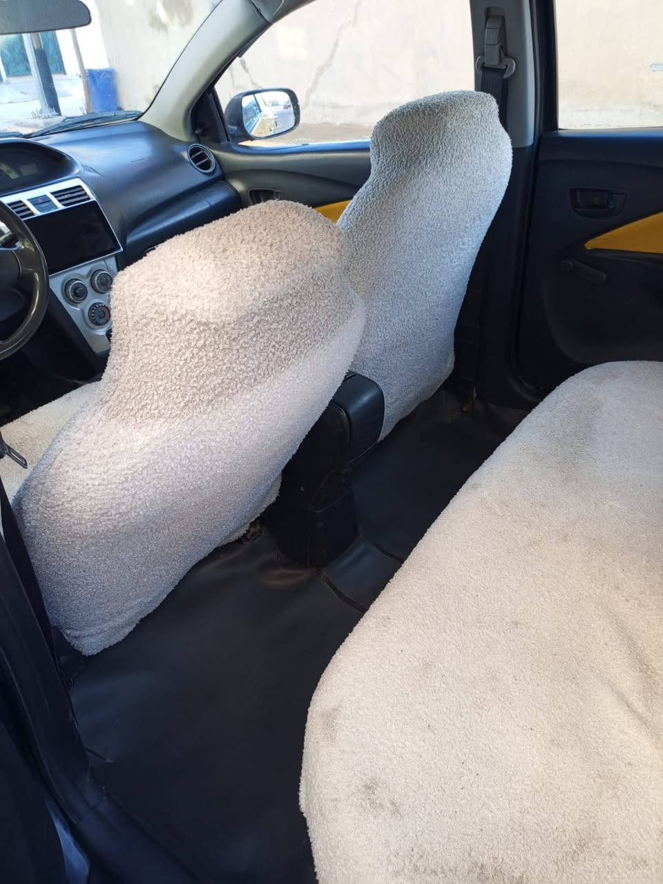 السلام عليكم يارس تكسي موديل 2008 رقم بغداد دفتر بانزين سنويه نهاية 28 للاستفسار الإتصال على الرقم 
*********** السعر  59
