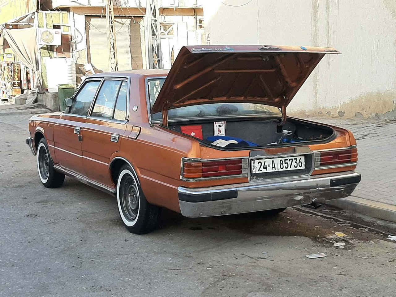 هاذ الولد راعي سياره انور ابن الحجي السلام عليكم كراون ديلوكس موديل 82 سعره ب55وبيه مجال بصيط الشراي فقط سياره جاهزه مكينه وكير وتماتيك  بل كارتون بلادي كير ونجي البارحه شاده مال كصه اكسن جديد شاصي كفاله تخم تاير ابو الخط صاله سبوع باتري جديد كهربيات من الطول الطول ستتر لوك مسجل شاشه سستم سماعت لايت زنون عالي ناصي سياره جاهزه عل اخير حبايه رقم دهوك نكليزي سنويه ال 2028 وراعيه بغداد مداور ثاني سياره تعبانين عليه مو شلون ما جان شرط ترايك الدهوك بيه مكان السياره العماره الشراي يخابر ويدلل وهاذه رقمي *********** *********** رجان المو شراي لا يتعبني كلشي موجود بل سوك حته ب8 وراق
