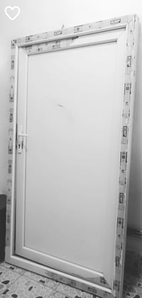 باب • استعمال قليل