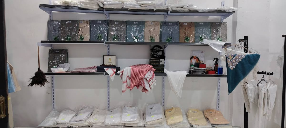 سلام عليكم ورحمة الله وبركاته
بضاعه جديد
دشاديش كويتي جديد ابيض جميع القياسات  و الألوان ب13 الف

دشاديش كويتي الألوان ب7
دشاديش سعودي ب7
عگال جديد ب6
اشامغ الرسام ب10
شماغ الحمر +القتر ب5

گلابيات جديد جميع القياسات والألوان ب10
گلابيات باله ب5
دشاديش والاادي جديد ب10
دشاديش والاادي ابيض ب5
سراويل قطن ب٢
فنايل قطن ب٣

العنوان السوق الجديد المدخل من تجاه دوره العربيه مقابل# علي دليمي
رقم المحل 25
***********
