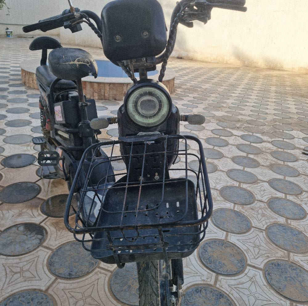 دراجة كهربائية عملية 
4  نمرات
سرعة ٦٠ حقيقي
بطارية جديدة 
مع بايدر
شاحنة شحن سريع جديدة استخدام قليل جدا
بيها نواقص بسيطة دبل اشارة ماكو 
شاشة عداد سرعة مو شغال فقط عداد شحن شغال تفيد الشغل ماتعطل ابد منا لسنتين
مدة شحن طويلة للاستخدام حوالي يوم كامل
دبلات قوية 
مكاني شارع المعمل كوفة 
سعرها ٢٠٠ وبيها مجال بسيط
بيع مستعجل كلش 
مراوس موجود النجف, العراق


**إذا كنت صاحب هذا الإعلان وتريد حذفه لأي سبب، رجاءا أرسل رسالة إلى الدعم الفني**