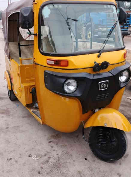 سلام عليكم تكتك 21 شهر 7 للبيع كفاله عامه  رقم مداور مباشر تخم تاير جديد ابد مابيه نقص الشراي يتصل ويدلل ***********
