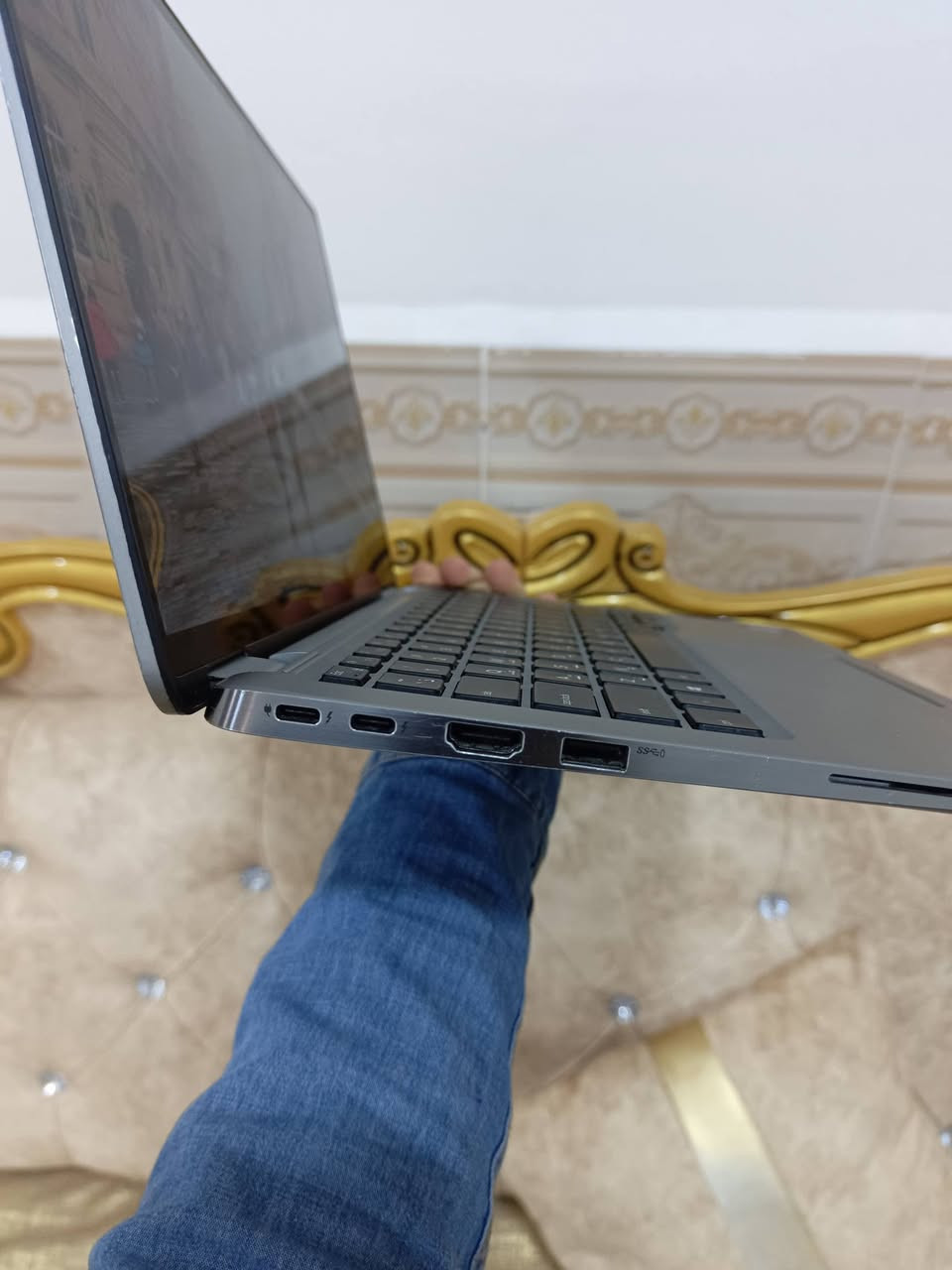 لابتوب من شركة (DELL)
🟢 لابتوب مستعمل 
🔴 مواصفات.
كور اي 7
الجيل 8
16كيكا
تخزين 512
SSD
14انج حجم شاشة 
360 درجة 
وشاشة لمس 
🟢 لابتوب نضافتة زينه 
السعر 750 وقابل للتفاوض 
مكاني بصرة 
رقم الهاتف.
***********
